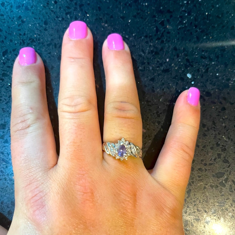 10k Tanzanite & Diamond Ring
